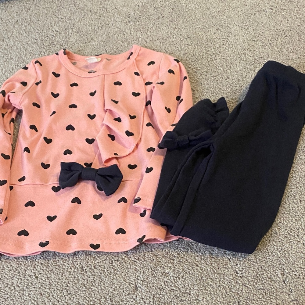 Pink Heart Patterned Top and Black Leggings Set